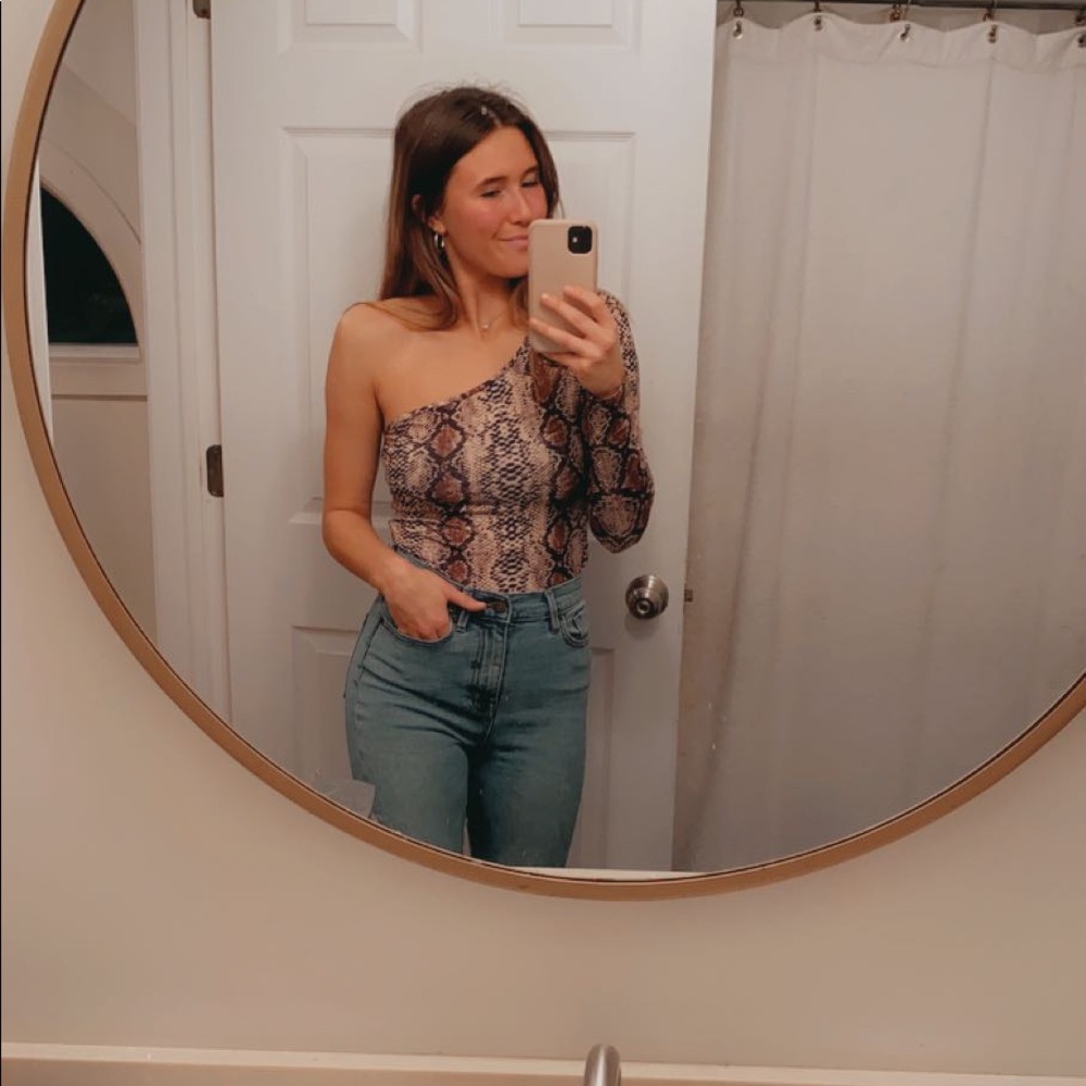 Snakeskin one-sleeve top